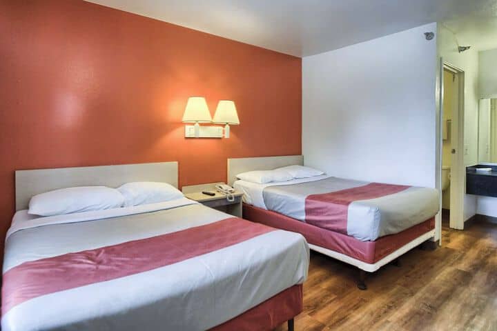 Room 4 of 14